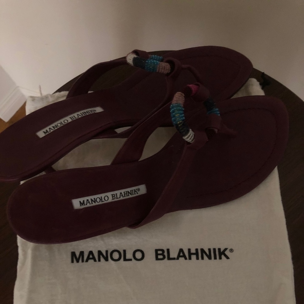 Manola Blahnik Beaded Thong Kitten Heals, never worn!